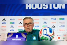 Ancelotti elogia controle emocional do Brasil na vitória sobre o Japão.