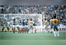 Zico mandou na gaveta
