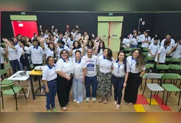 Através de jogos e dinâmicas interativas, os estudantes discutiram como o engajamento social é fundamental para a construção de uma sociedade mais justa.