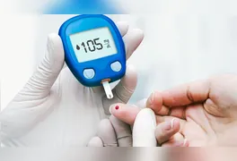 Aprovado pela Câmara dos Deputados, o projeto de lei prevê a inserção opcional da condição no documento para agilizar socorro médico e assegurar direitos.