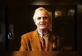 Veterano de Hollywood foi morto a facadas; agressor ligou para a polícia chamando a vítima de "homem do pecado".