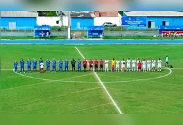 Galo Elétrico pressiona durante os 90 minutos, mas esbarra na retranca do adversário e não consegue reverter a desvantagem.