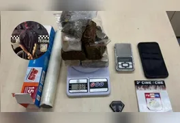 Ação ocorreu no Setor Aripuanã durante patrulhamento tático; balança de precisão e materiais para embalagem também foram recolhidos.