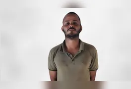Reynan Viana de Souza, de 25 anos, foi surpreendido por atirador em motocicleta; polícia encontrou entorpecentes na mão da vítima.