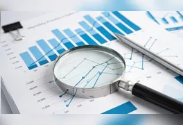 Com reforma trabalhista, salário mínimo do país vizinho subiu 23,7%; desemprego contraria previsões e atinge mínima histórica.