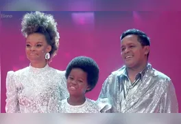 Cantor mirim compartilhou a rotina de ensaios e os momentos de descontração com a família antes de vencer a competição na Globo.