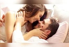 Discussão nas redes sociais e análises psicológicas apontam que o estado de vulnerabilidade e o cheiro natural reforçam a intimidade e a excitação do casal.