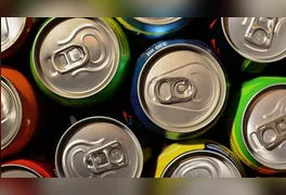 Levantamento avalia critérios como aditivos e sódio; nutricionistas alertam que classificação não torna a bebida saudável.
