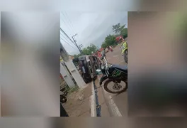 Motorista perdeu o controle da direção nas primeiras horas desta sexta-feira (24); causas do acidente são apuradas.