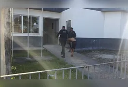 Ação policial recuperou parte das mercadorias levadas na madrugada de quinta-feira.