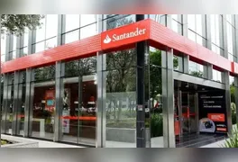 Santander Graduação apoia estudantes vulneráveis e busca evitar a evasão no ensino superior.