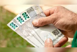 O governo federal deu início a estudos internos para avaliar um possível reajuste no programa Bolsa Família com foco no ano de 2027.