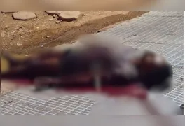 O crime aconteceu na calçada de uma tradicional churrascaria da cidade, localizada exatamente em frente ao Mercado Municipal