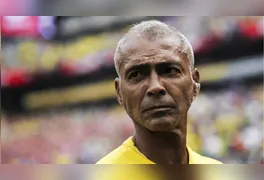 O ex-jogador e atual senador Romário (PL-RJ) enfrenta um longo imbróglio judicial que já resultou na penhora de bens, veículos de luxo e no bloqueio de receitas profissionais recentes.