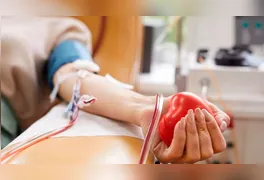 Procedimento de coleta em hemocentro; projeto quer triplicar frequência de doações incentivadas por lei.