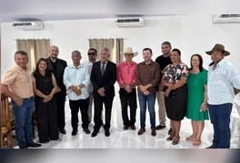 Autoridades locais e representantes do TJPA vistoriam área onde será construída a sede própria do Judiciário municipal.