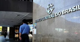 De acordo com a portaria, o edital do concurso Bacen deverá ser divulgado em até o dia 3 de janeiro de 2027.