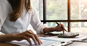 Movimento prega transparência ao recusar gastos que extrapolam o orçamento e incentiva diálogo sobre salários.