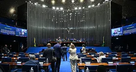 O Senado aprovou o Pix para pagamento automático da pensão alimentícia. Entenda como funcionará e quais são os impactos para beneficiários e devedores.