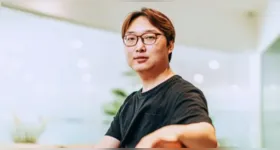 YoungHoon Kim, reconhecido internacionalmente pelo alto QI, viralizou ao defender a Bíblia e a fé cristã nas redes sociais.