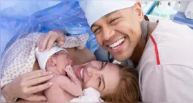 Lore Improta e Léo Santana celebram o nascimento de Levi, segundo filho do casal, em um dia repleto de simbolismo e emoção para a família.