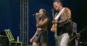 Ximbinha compartilhou vídeo no palco ao lado da filha Yasmin Mendes durante apresentação no Pará.
