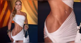 Rayana Corrêa escolheu um visual sexy para prestigiar o show de Luan Santana durante o festival Pé na Areia, em Salinas.
