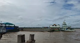 Três mulheres afirmam ter sido arrastadas para debaixo da balsa