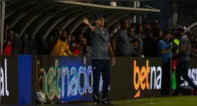 Léo Condé lamenta a sétima derrota do Remo no Brasileirão, destaca criação de chances, mas aponta a falta de precisão nas finalizações como principal problema da equipe após o revés para o Cruzeiro no Baenão.