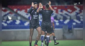 Alef Manga e Jajá marcaram três dos seis gols do Remo diante da Tuna, em jogo-treino no Mangueirão