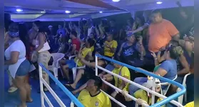 Viva a festa em dose dupla: Festival de Parintins e Copa do Mundo! Descubra como a emoção une torcedores no coração da Amazônia.