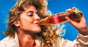 Embalagens da Coca-Cola com o novo sistema de design global