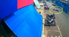 Movimentação na Avenida Lauro Sodré, em frente à Escola Assis Rios, logo após o acidente que deixou uma motociclista ferida na tarde de terça-feira.