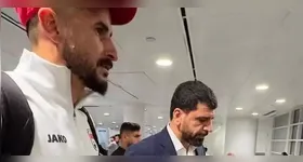 Aymen Hussein, atacante da seleção do Iraque, foi detido e interrogado por sete horas ao chegar aos Estados Unidos para a preparação da Copa do Mundo de 2026.