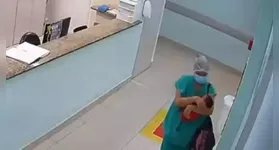 A mulher trabalhava na maternidade, mas estava de folga no dia da ação.