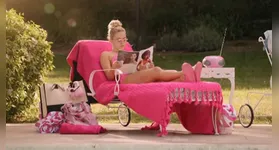 O universo de Legalmente Loira está prestes a se expandir com a série Elle, que teve seu primeiro trailer oficial divulgado