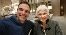 Dona Janira faleceu aos 92 anos; o apresentador compartilhou uma homenagem emocionante nas redes sociais.