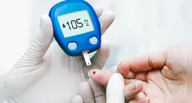 Aprovado pela Câmara dos Deputados, o projeto de lei prevê a inserção opcional da condição no documento para agilizar socorro médico e assegurar direitos.