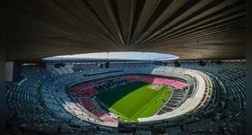 Duelo no lendário Estádio Azteca dá início oficial à maior edição da história das Copas; veja onde acompanhar ao vivo e os detalhes do confronto.
