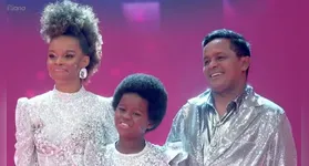 Cantor mirim compartilhou a rotina de ensaios e os momentos de descontração com a família antes de vencer a competição na Globo.
