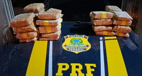 Droga estava escondida em um carro abordado durante fiscalização em Novo Repartimento; dois suspeitos foram presos.