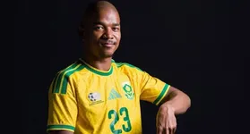 Meio-campista Jayden Adams integrou campanha histórica na competição; federação local e familiares lamentam o ocorrido.