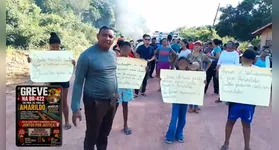 Moradores cobram vaga urgente em hospital especializado para jovem internado em estado grave.