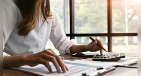 Movimento prega transparência ao recusar gastos que extrapolam o orçamento e incentiva diálogo sobre salários.
