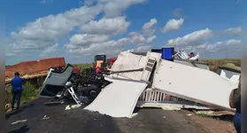 Acidente entre três caminhões deixou a rodovia interditada entre Xinguara e Sapucaia, no sul do Pará.