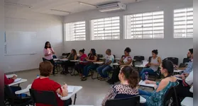 Oportunidade oferta turmas presenciais e virtuais de inglês, francês, espanhol, alemão e árabe.