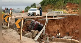 Na madrugada desta segunda-feira (11), um acidente de trânsito mobilizou equipes de resgate e chamou a atenção de motoristas que trafegam pelo sudeste paraense.