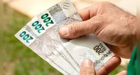 O governo federal deu início a estudos internos para avaliar um possível reajuste no programa Bolsa Família com foco no ano de 2027.