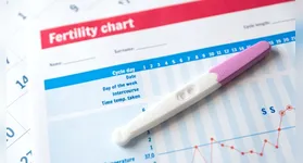 Especialistas apontam que fatores como desequilíbrios hormonais silenciosos, hábitos de vida e agentes ambientais podem dificultar a gestação.