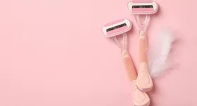 Prática comum de higiene e estética pode causar desde foliculite até condições severas